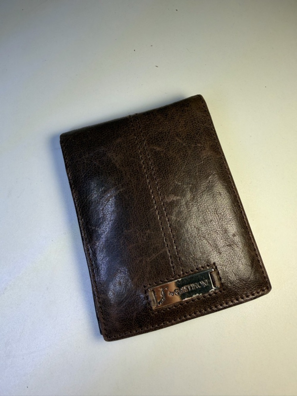Brown Leather Men’s Card & Key Holder with Metal Logo Plate